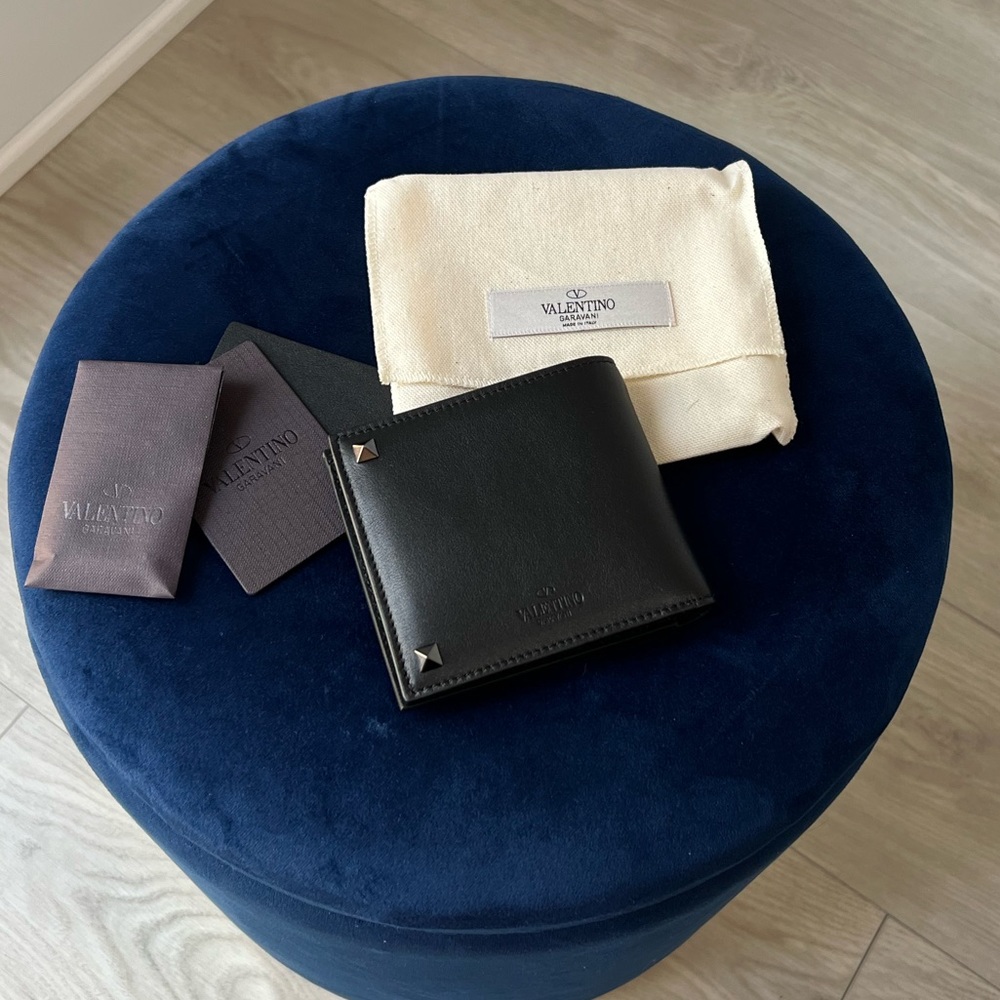 Valentino rockstud wallet